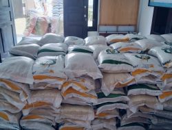 Desa Lagan Tengah Menyalurkan Beras Raskin ke Masyarakat Dalam Mendukung Program Pemerintah