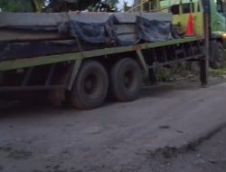 Kepala Dinas Perhubungan Tanjab Timur Berikan Apresiasi Atas Pemasangan Segmen Beton Di jalan Desa Siau Oleh Tim Alkal PUPR.